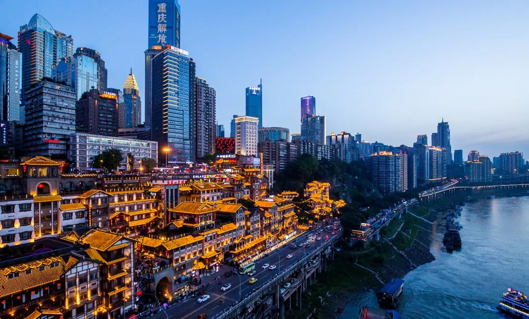 重庆盛会,嘉宾璀璨,观众热情如火